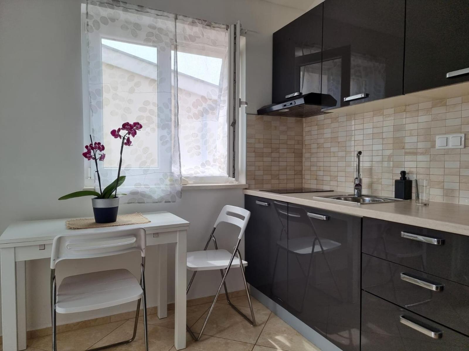 Apartment Bonbon 3 *